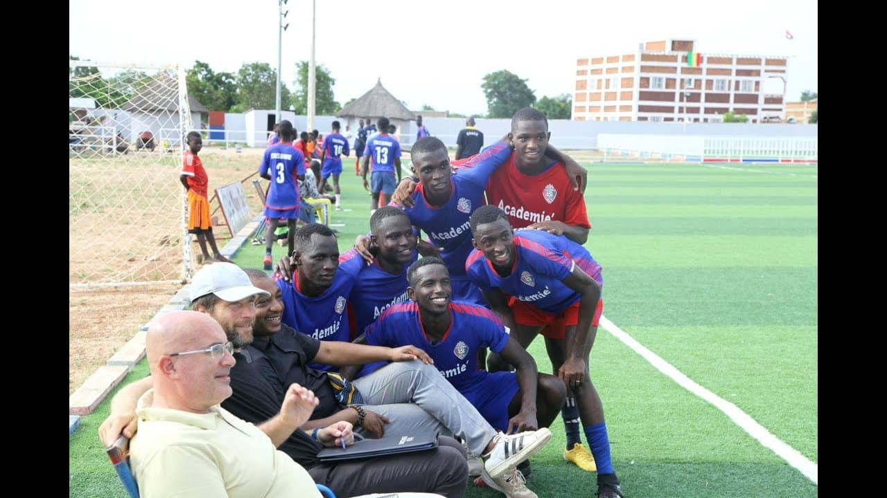 #football [ Académie étoiles du Mandé ] une journée dans la fabrique des footballeurs de demain