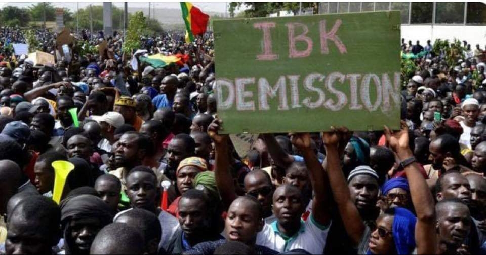 Manifestation exigeant la démission du président IBK