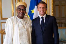 Toumani Djimé DIALLO l'ambassadeur du Mali en France en compagne du président Emmanuel MACRON